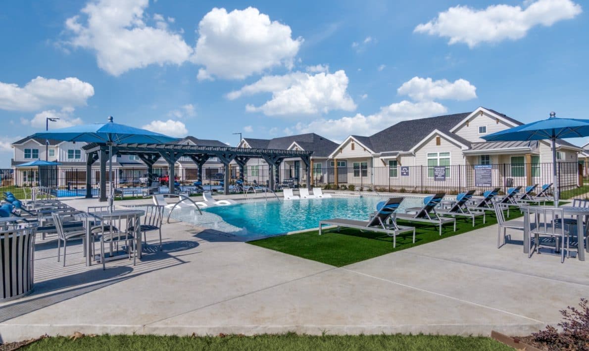 The pool and cottages at LEO at Bethel Place